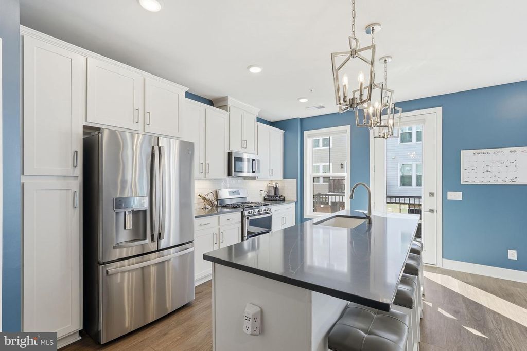 42605 NUBBINS TER, Ashburn, VA 20147