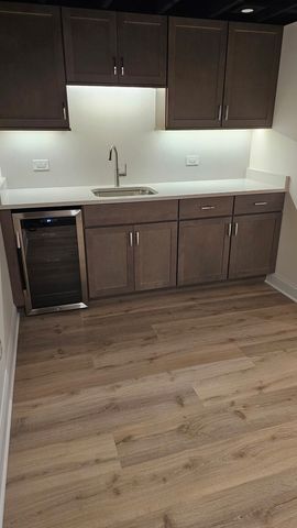 4533 N Keystone Avenue, Chicago, IL 60630