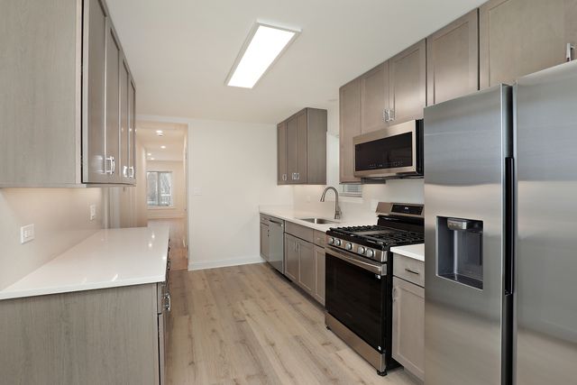 4533 N Keystone Avenue, Chicago, IL 60630