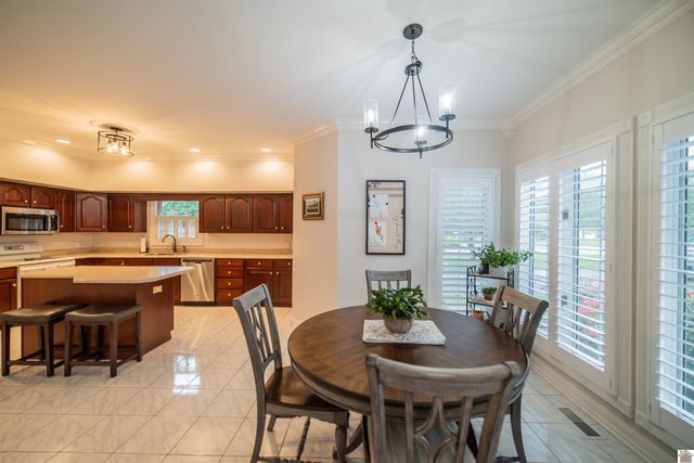 6429 Stinespring Drive, Paducah, KY 42001