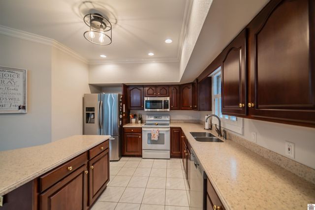 6429 Stinespring Drive, Paducah, KY 42001