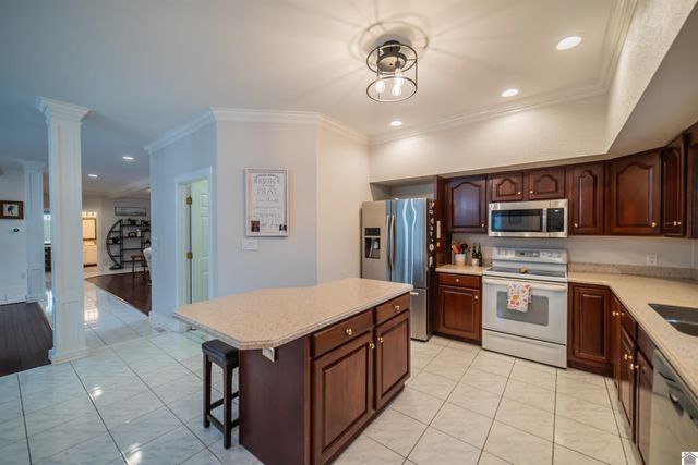 6429 Stinespring Drive, Paducah, KY 42001