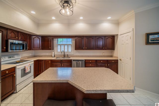 6429 Stinespring Drive, Paducah, KY 42001