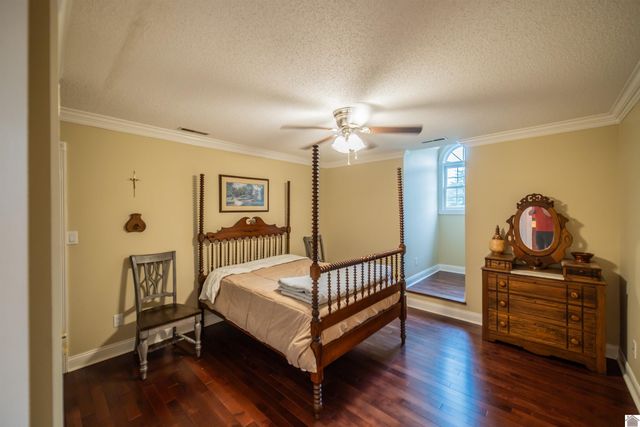 6429 Stinespring Drive, Paducah, KY 42001