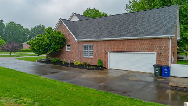 6429 Stinespring Drive, Paducah, KY 42001