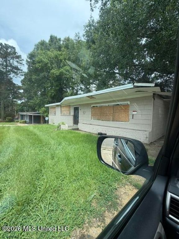 1440 W Mcdowell Road, Jackson, MS 39204