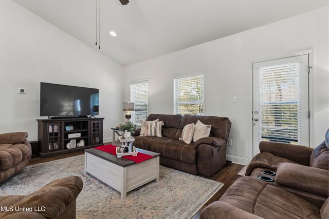 13723 Ridgehaven Way, Gulfport, MS 39503