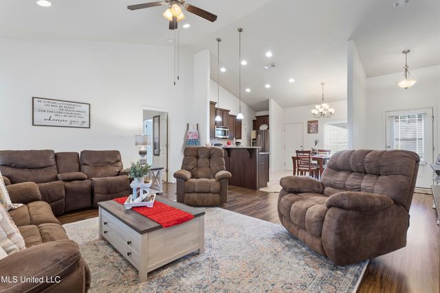 13723 Ridgehaven Way, Gulfport, MS 39503