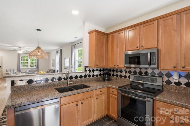 2211 Savannah Hills Drive, Matthews, NC 28105