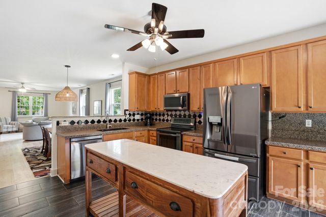 2211 Savannah Hills Drive, Matthews, NC 28105