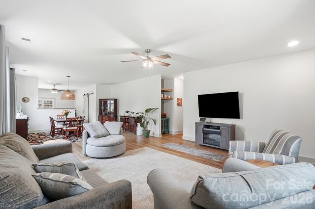 2211 Savannah Hills Drive, Matthews, NC 28105