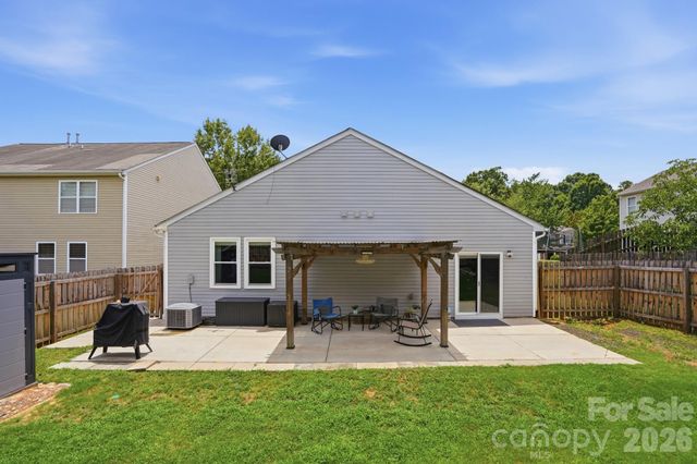 2211 Savannah Hills Drive, Matthews, NC 28105