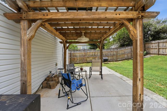 2211 Savannah Hills Drive, Matthews, NC 28105