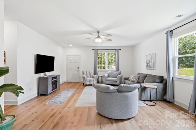 2211 Savannah Hills Drive, Matthews, NC 28105