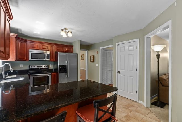32 Hastings Dr., Northbridge, MA 01588