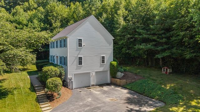 32 Hastings Dr., Northbridge, MA 01588