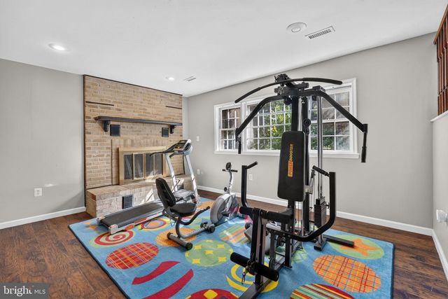 15904 FAIRWAY DR, Dumfries, VA 22025