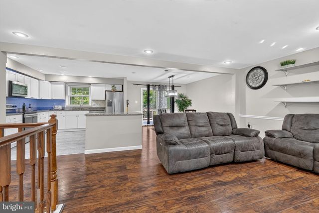 15904 FAIRWAY DR, Dumfries, VA 22025