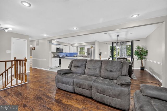 15904 FAIRWAY DR, Dumfries, VA 22025