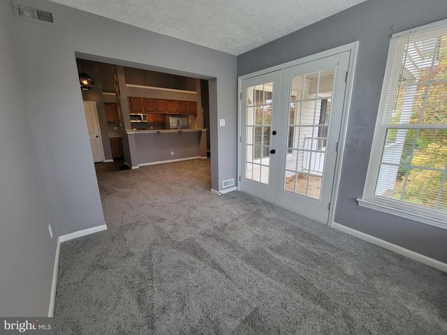 10 KENWOOD DR, Sicklerville, NJ 08081