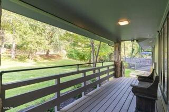 1736 HIDDEN HILLS Road, Gatlinburg, TN 37738