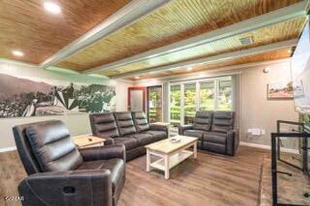 1736 HIDDEN HILLS Road, Gatlinburg, TN 37738