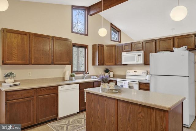 6030 SNOW MOUNTAIN RD, Broad Run, VA 20137