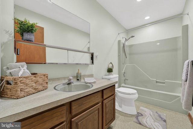 6030 SNOW MOUNTAIN RD, Broad Run, VA 20137