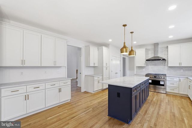 4314 SUMMIT PL, Alexandria, VA 22312