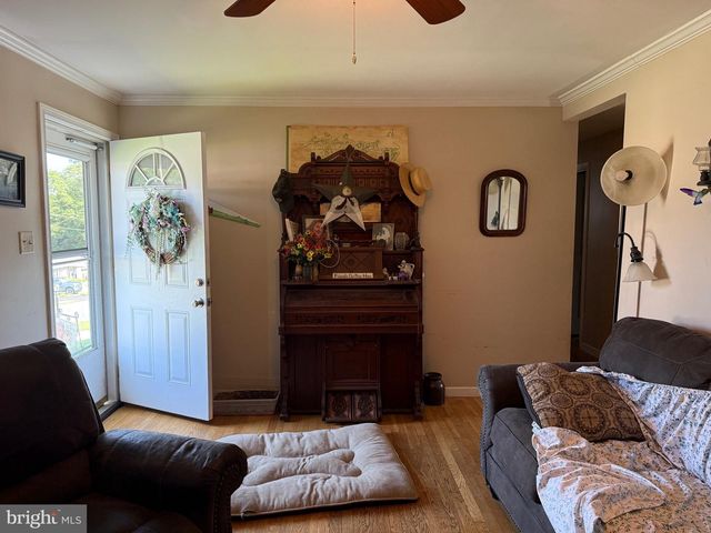 610 MEMORY LN, Red Lion, PA 17356