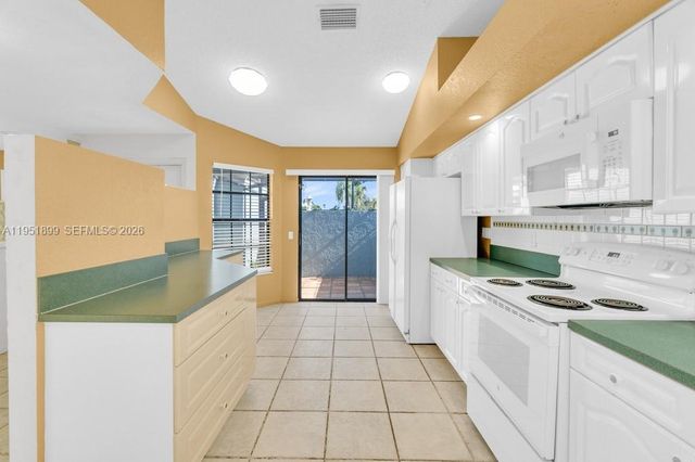 8209 Waterford Ave, Tamarac, FL 33321