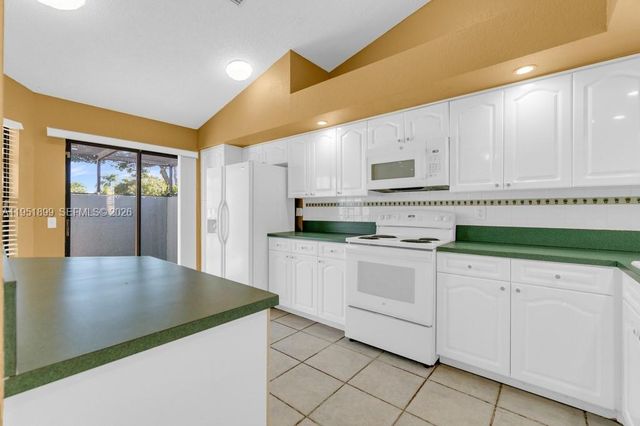 8209 Waterford Ave, Tamarac, FL 33321