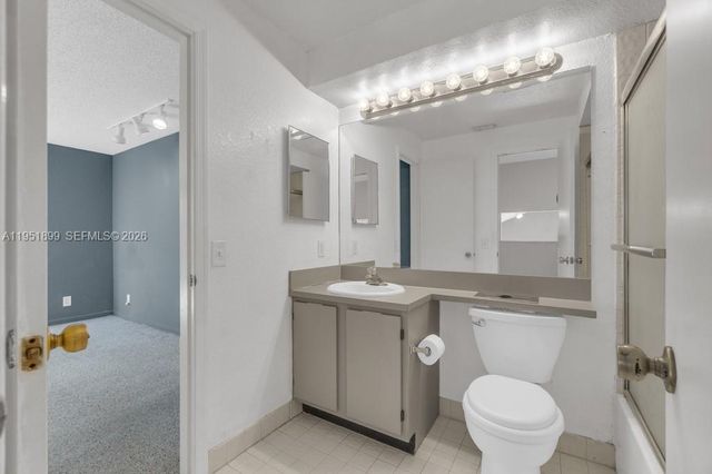 8209 Waterford Ave, Tamarac, FL 33321