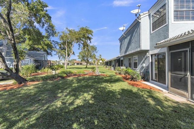 8209 Waterford Ave, Tamarac, FL 33321