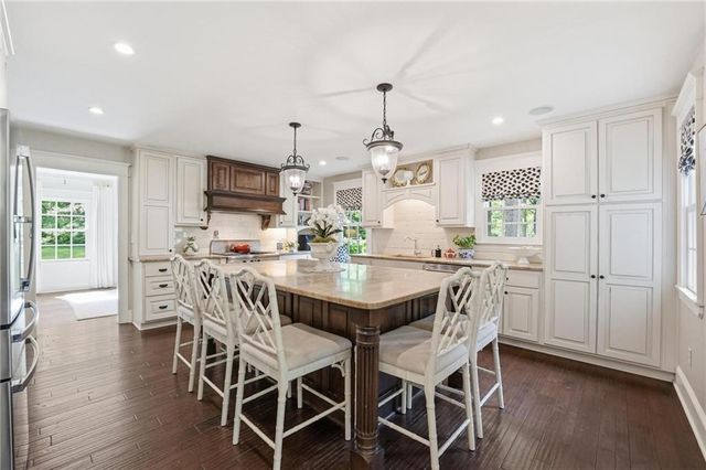 6809 Cedar Street, Prairie Village, KS 66208