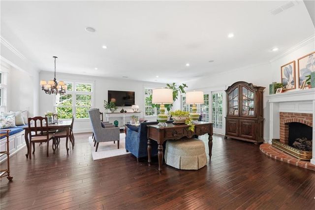 6809 Cedar Street, Prairie Village, KS 66208