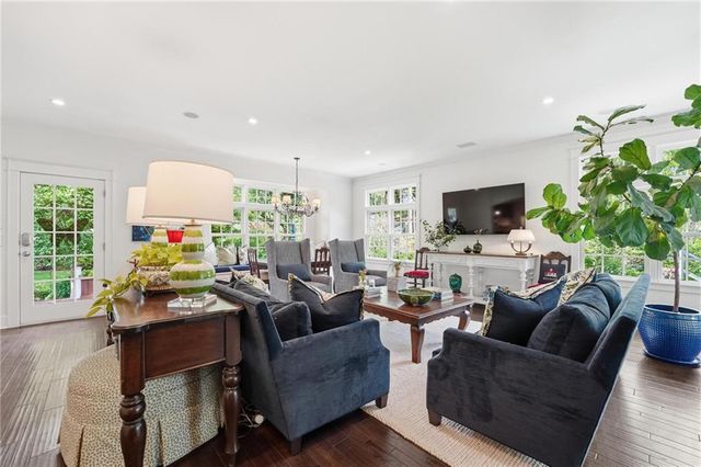 6809 Cedar Street, Prairie Village, KS 66208