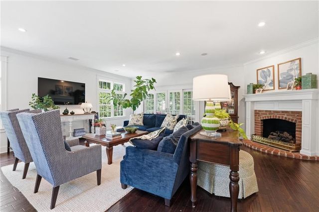 6809 Cedar Street, Prairie Village, KS 66208