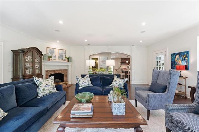 6809 Cedar Street, Prairie Village, KS 66208