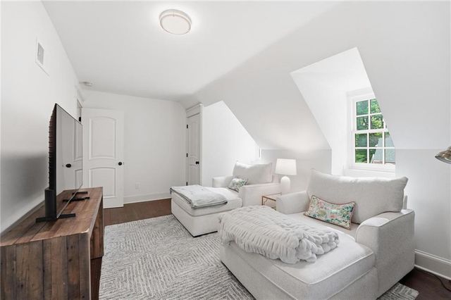 6809 Cedar Street, Prairie Village, KS 66208