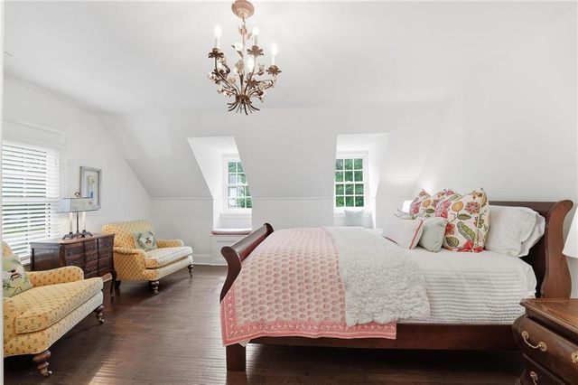 6809 Cedar Street, Prairie Village, KS 66208