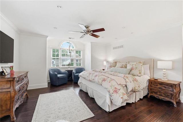 6809 Cedar Street, Prairie Village, KS 66208