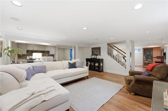 6809 Cedar Street, Prairie Village, KS 66208
