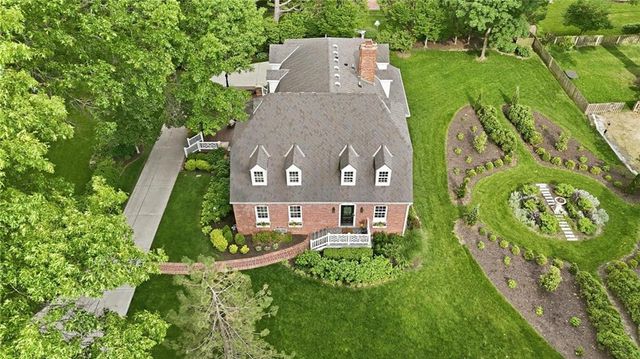 6809 Cedar Street, Prairie Village, KS 66208