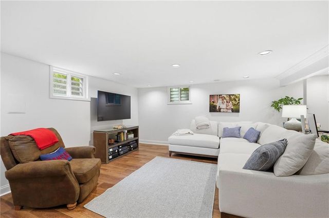 6809 Cedar Street, Prairie Village, KS 66208