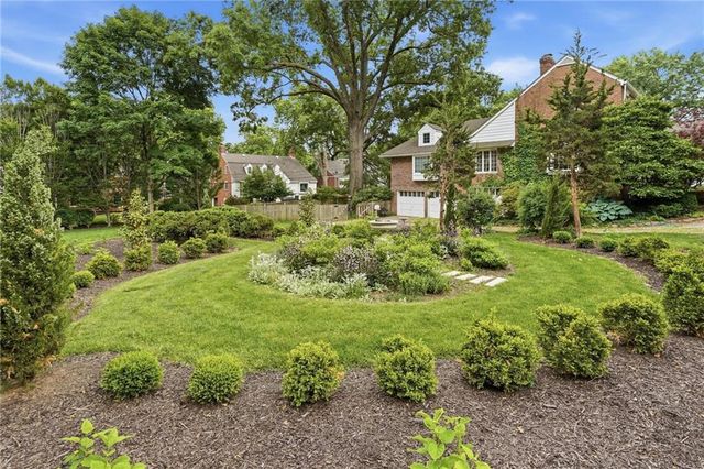 6809 Cedar Street, Prairie Village, KS 66208