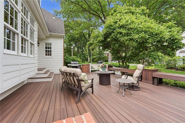 6809 Cedar Street, Prairie Village, KS 66208