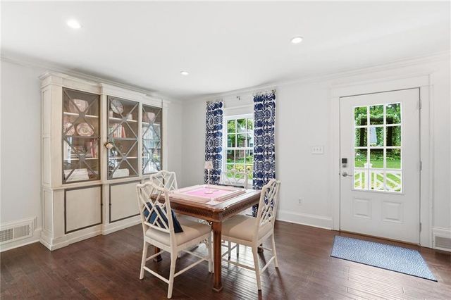 6809 Cedar Street, Prairie Village, KS 66208