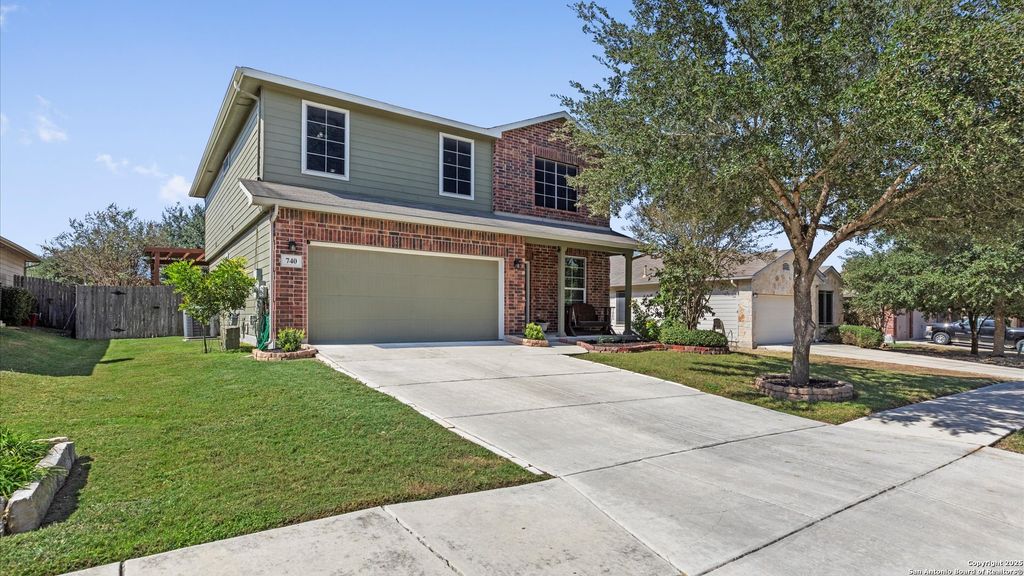 740 HOLLOW RIDGE, Schertz, TX 78108