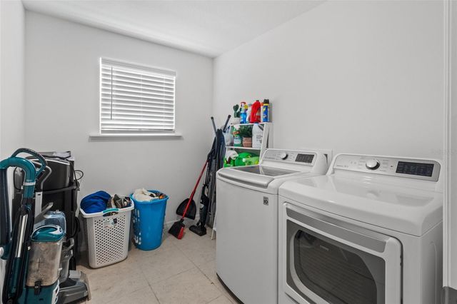 672 NW 247TH TERR, Newberry, FL 32669